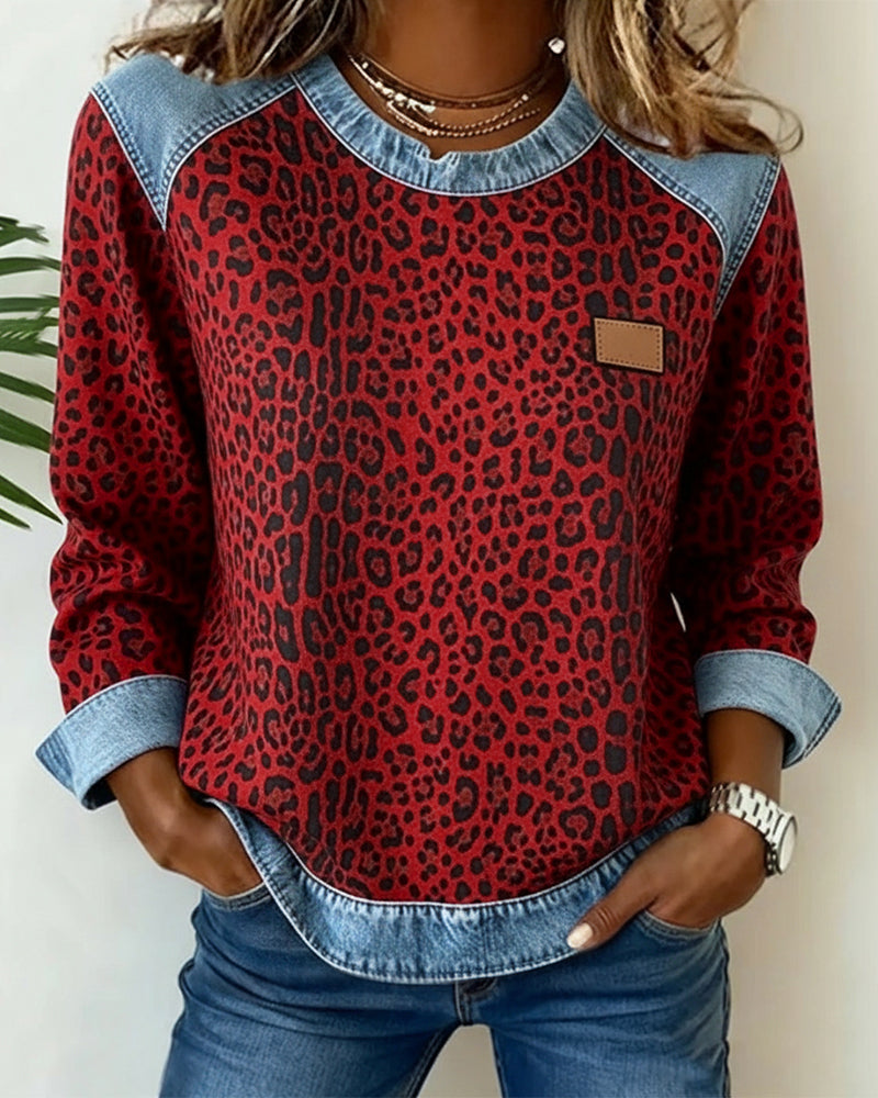 Émilie | Sweatshirt à empiècements en denim à imprimé léopard